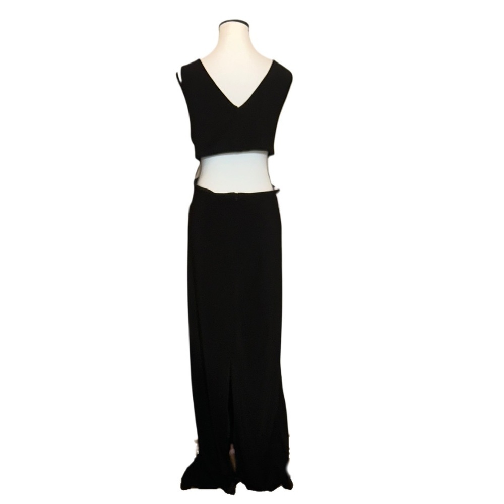 Mac Duggal Black Sleeveless Plunge Maxi Dress - Picture 2 of 4